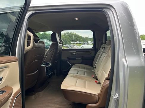 Used 2019 RAM 1500 Laramie AWD/4WD image 13