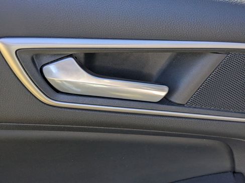 Used 2021 Ford Edge SEL w/ Convenience Package image 27