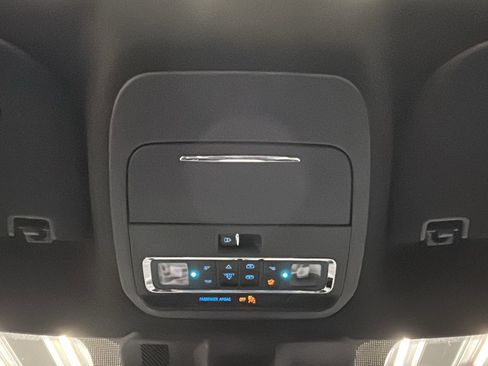 Used 2025 Ford F250 Platinum image 37