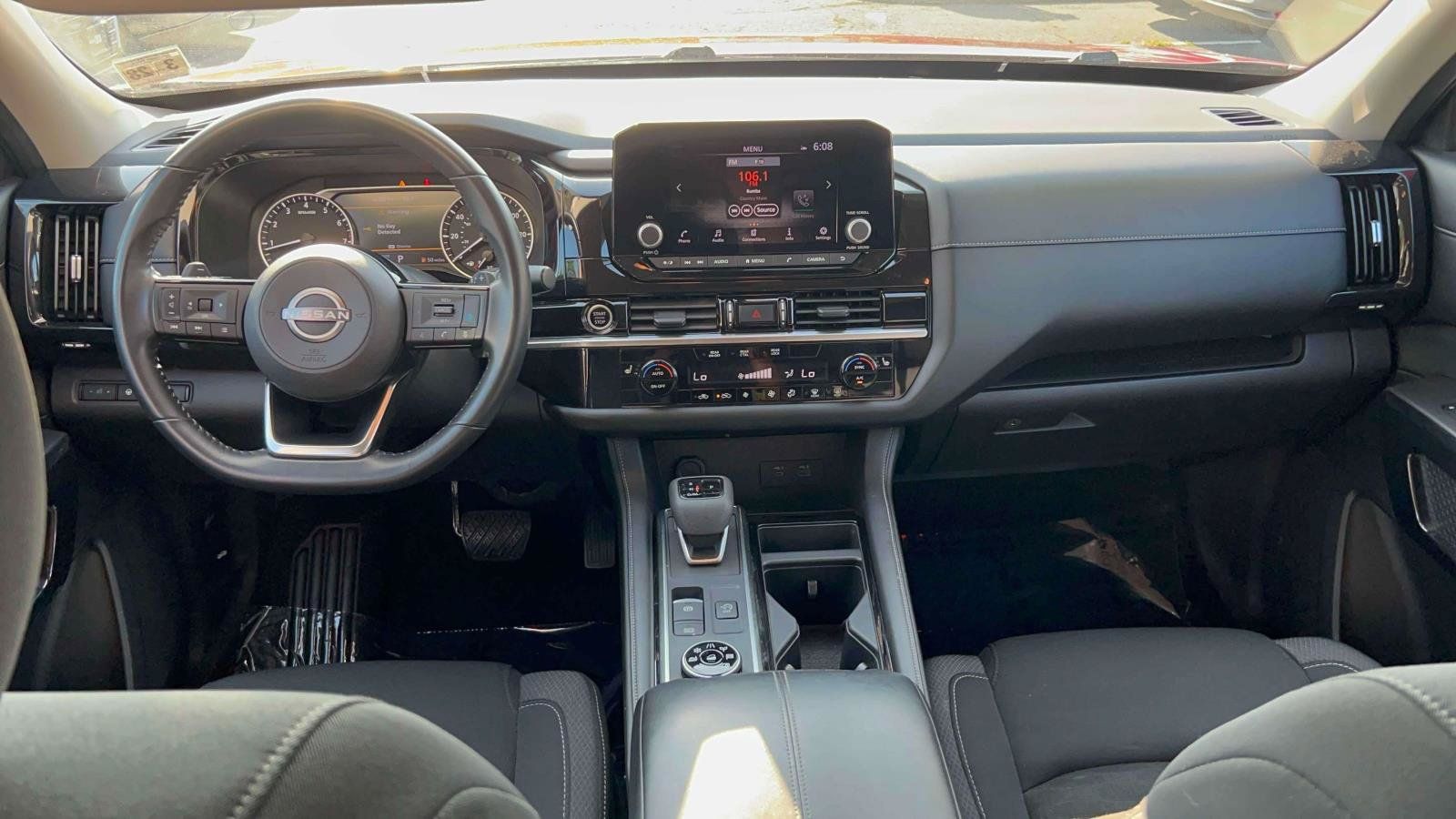 Used 2023 Nissan Pathfinder SV AWD/4WD image 28