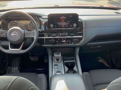 Used 2023 Nissan Pathfinder SV AWD/4WD image 28