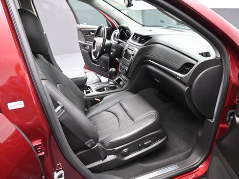 Used 2017 Chevrolet Traverse Premier image 20