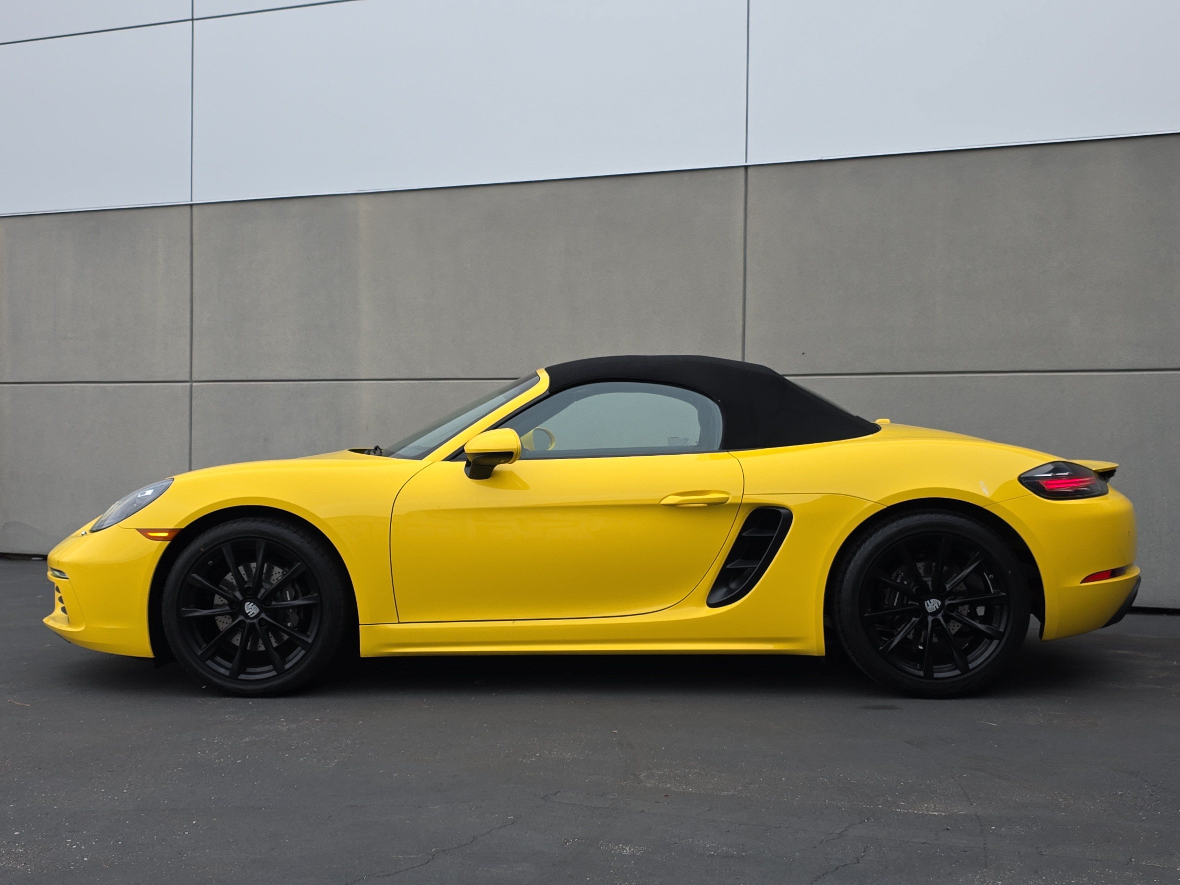 Certified 2025 Porsche 718 Boxster RWD image 2