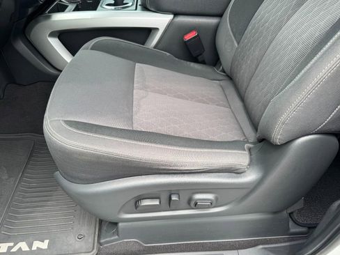 Used 2023 Nissan Titan SV w/ SV Utility Package image 12