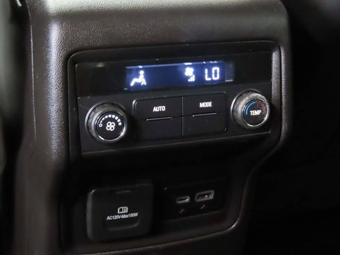 Certified 2023 GMC Acadia SLT image 17