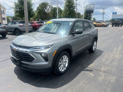 Certified 2024 Chevrolet TrailBlazer LS w/ LS Convenience Package FWD image 4