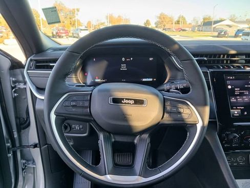 New 2025 Jeep Grand Cherokee L Laredo w/ Luxury Tech Group I AWD/4WD image 26