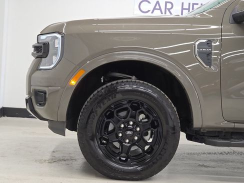 Used 2025 Ford Ranger Lariat w/ Black Appearance Package AWD/4WD image 42