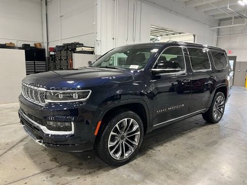 New 2025 Jeep Grand Wagoneer Series III w/ HD Trailer Tow Package AWD/4WD image 7
