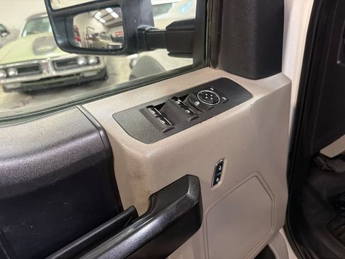Used 2018 Ford F550 4x4 SuperCab Super Duty image 29
