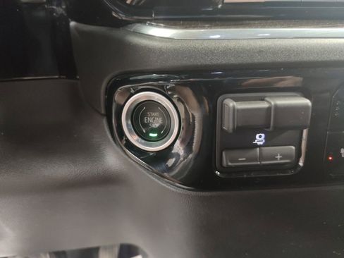 Used 2023 Chevrolet Silverado 1500 LT image 24