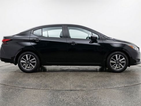 Used 2025 Nissan Versa SV image 11