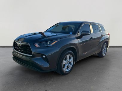 Used 2024 Toyota Highlander LE