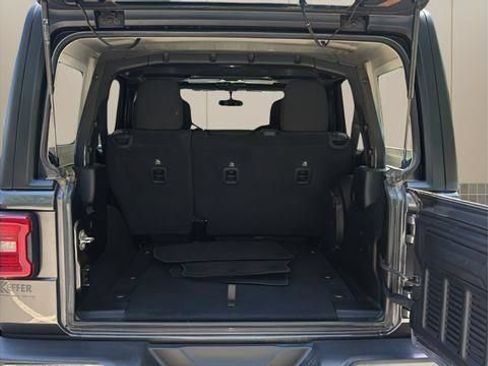 Used 2020 Jeep Wrangler Unlimited Rubicon w/ LED Lighting Group AWD/4WD image 5