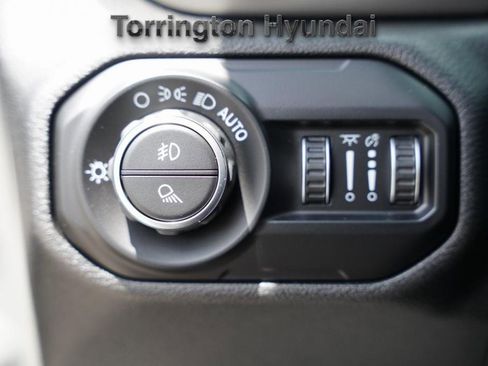 Used 2021 Jeep Gladiator Willys image 24