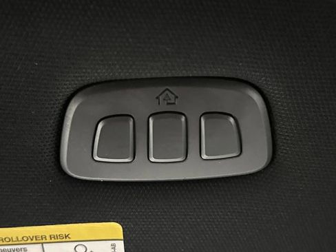 Used 2021 Ford F150 Lariat w/ Equipment Group 502A High image 31