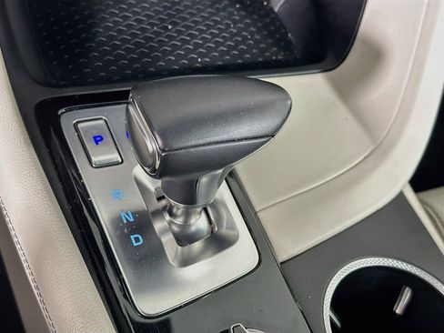 Used 2025 Genesis G70 2.5T AWD/4WD image 25