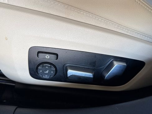 Used 2020 BMW 330i Sedan w/ Convenience Package image 14