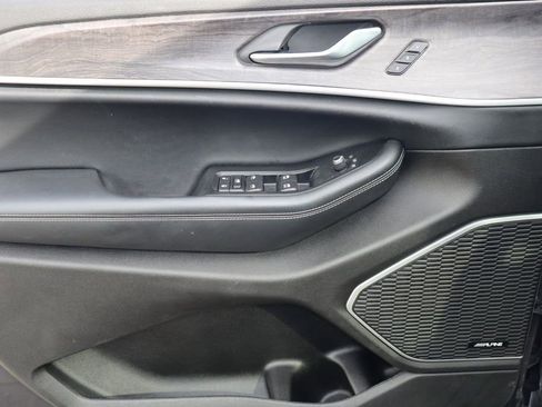 Used 2022 Jeep Grand Cherokee L Limited image 19