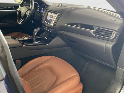 Used 2020 Maserati Levante AWD/4WD image 8