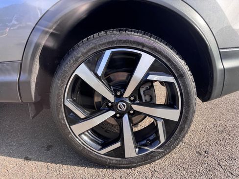 Used 2020 Nissan Rogue Sport SL image 5