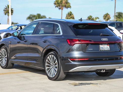 Used 2019 Audi e-tron Prestige w/ Prestige Package AWD/4WD image 5
