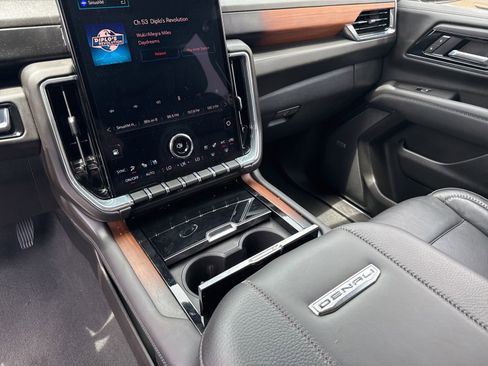 Used 2025 GMC Yukon Denali AWD/4WD image 22