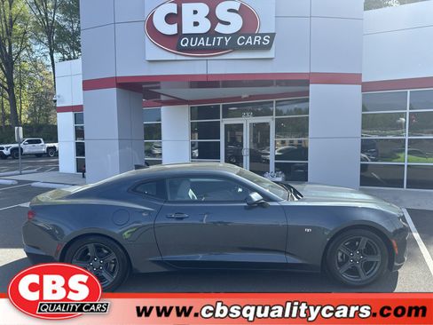 Used 2019 Chevrolet Camaro LT image 1