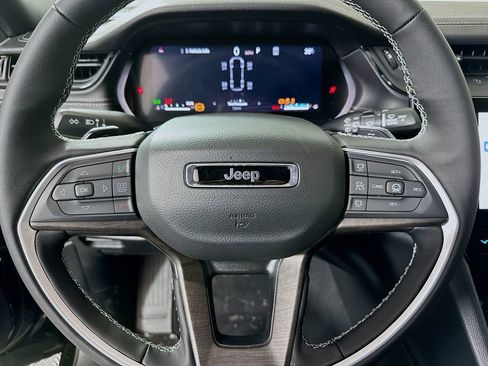 New 2026 Jeep Grand Cherokee L 4WD image 11
