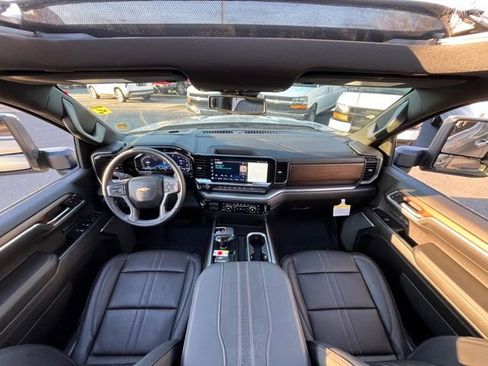 Used 2024 Chevrolet Silverado 1500 High Country w/ High Country Premium Package image 31