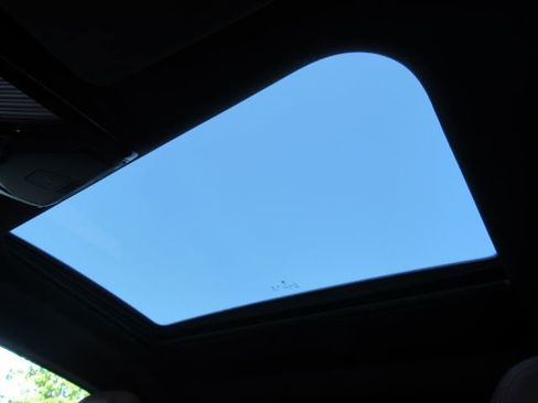 Used 2022 BMW 430i Coupe w/ M Sport Package image 8