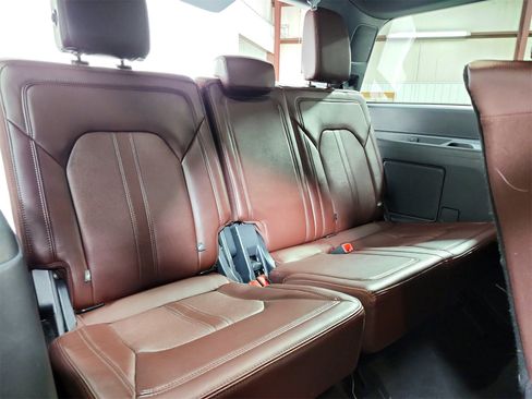 Used 2024 Ford Expedition Limited image 44