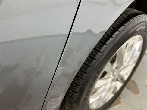 Used 2020 Buick Enclave Essence image 31