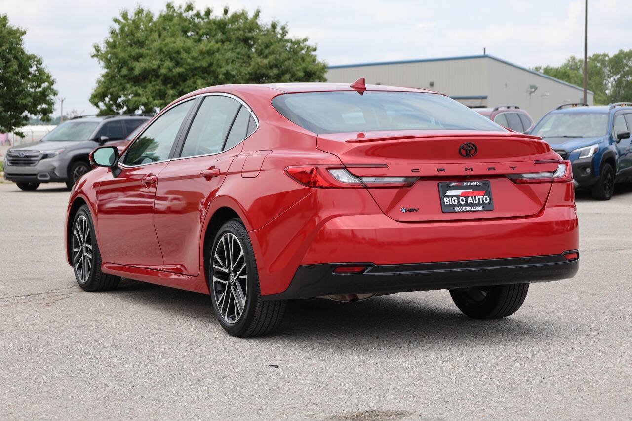 Used 2025 Toyota Camry XLE FWD image 11