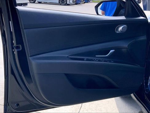 Used 2023 Hyundai Elantra SEL w/ Preferred Accessory Package image 25