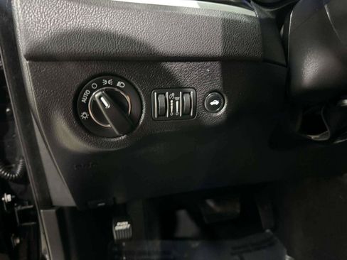 Used 2022 Chrysler 300 Touring w/ Sport Appearance Package RWD image 24