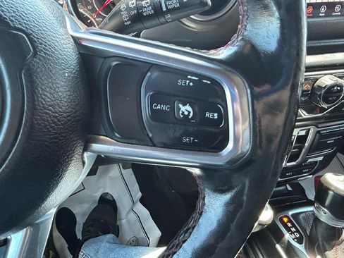 Used 2018 Jeep Wrangler Unlimited Rubicon w/ LED Lighting Group AWD/4WD image 20