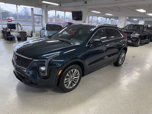 Used 2024 Cadillac XT4 Premium Luxury w/ Technology Package image 6