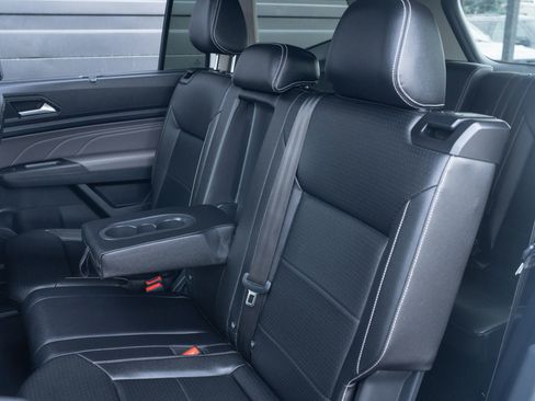 Used 2023 Volkswagen Atlas SE w/ Panoramic Sunroof Package image 18