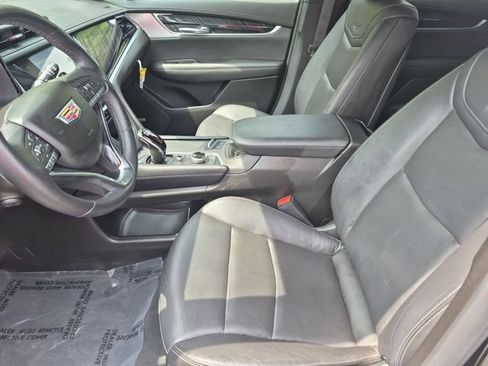 Used 2025 Cadillac XT6 Premium Luxury w/ LPO, Floor Liner Package AWD/4WD image 13