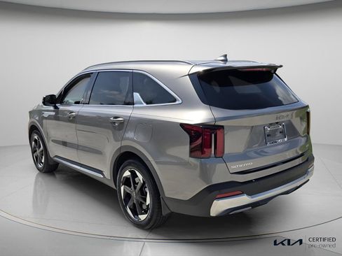 Certified 2025 Kia Sorento EX AWD/4WD image 8