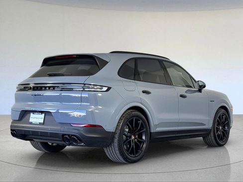 New 2026 Porsche Cayenne S image 8
