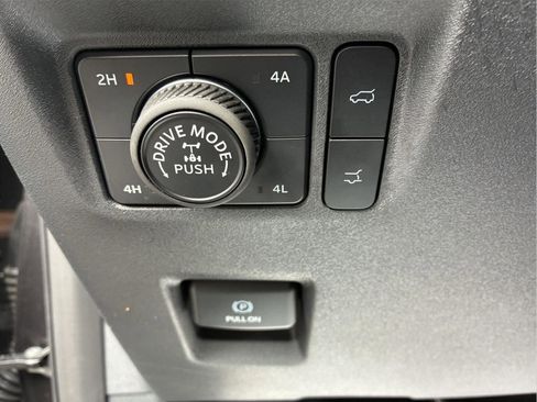 Used 2025 Ford Expedition Tremor image 21