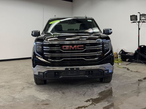 Used 2025 GMC Sierra 1500 SLT AWD/4WD image 3