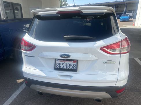 Used 2015 Ford Escape SE FWD image 16