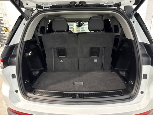 Used 2021 Jeep Grand Cherokee L Laredo w/ Luxury Tech Group I image 12