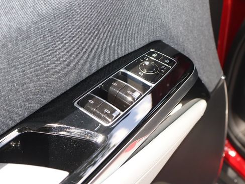 Certified 2025 Cadillac Escalade ESV Sport Platinum AWD/4WD image 10