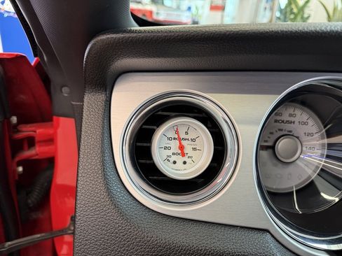 Used 2010 Ford Mustang GT Premium image 12