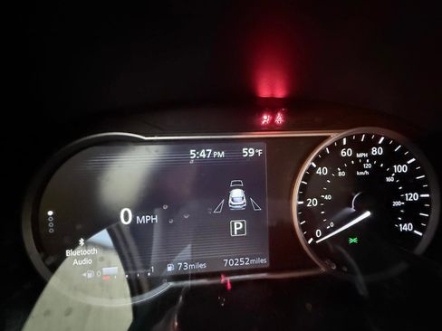 Used 2020 Nissan Kicks SR image 15