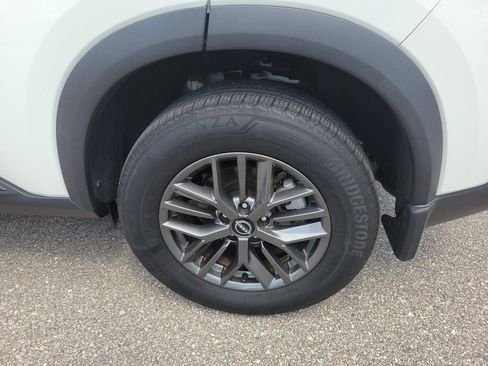 Used 2022 Nissan Rogue S image 9